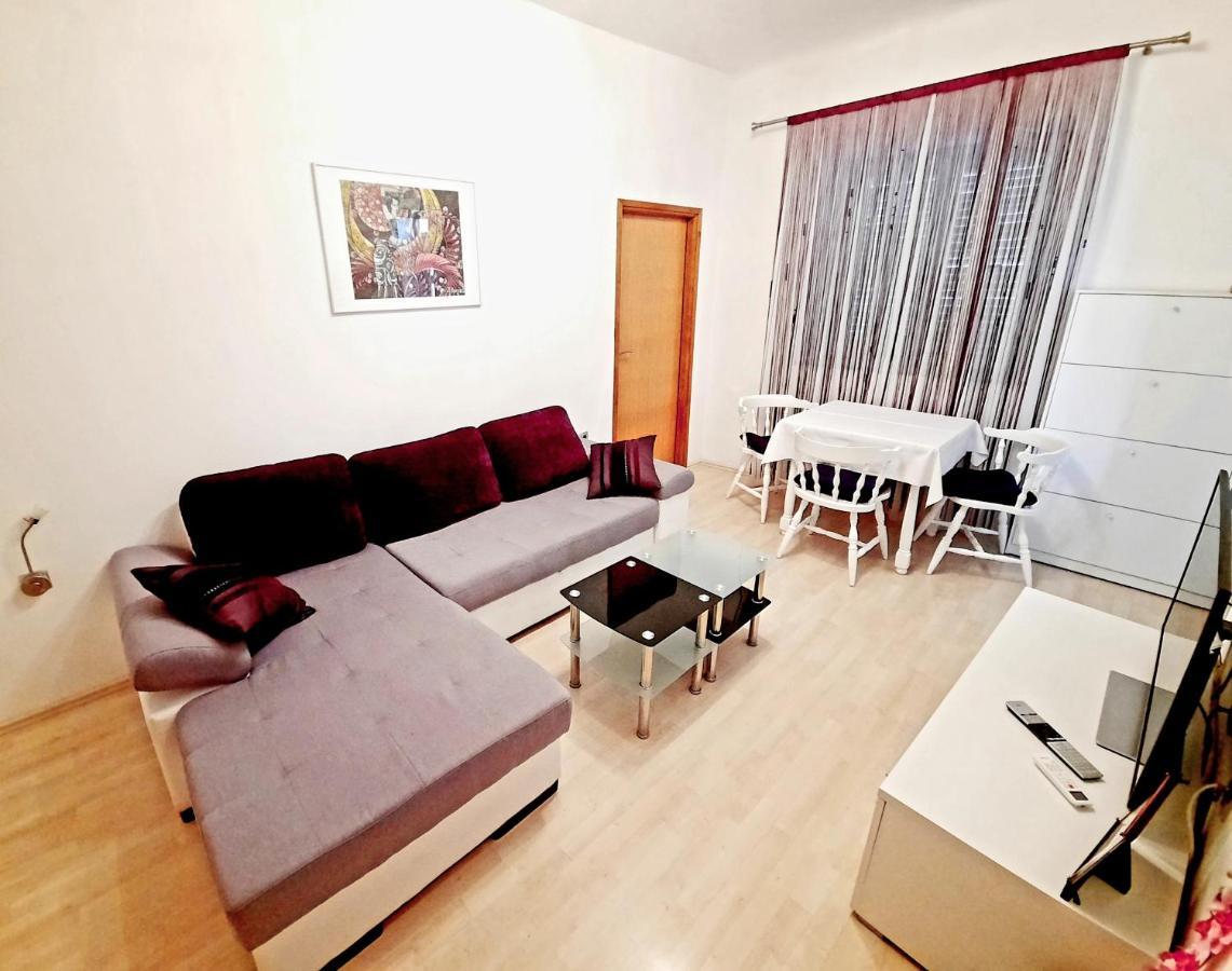 Apartment Ory Near The City Center With Free Parking Pula Bagian luar foto
