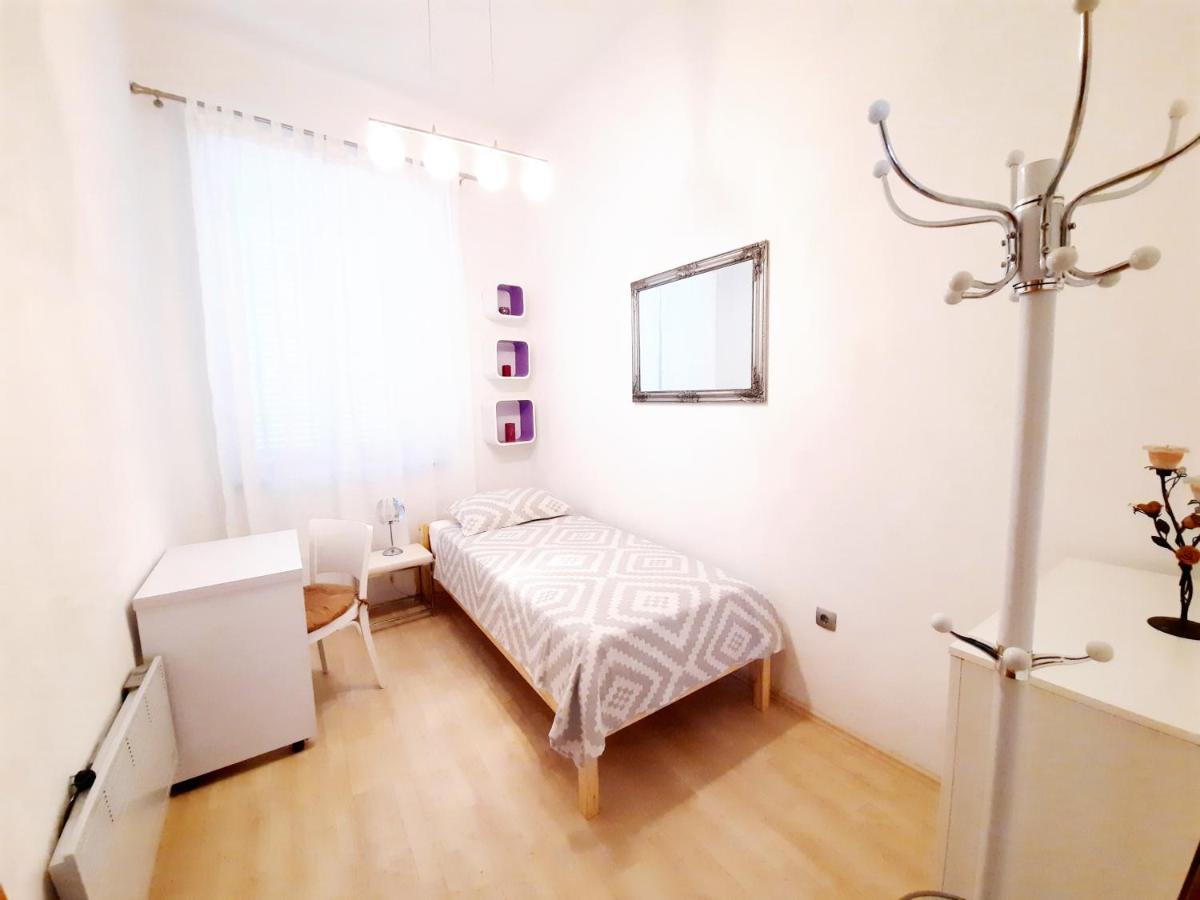Apartment Ory Near The City Center With Free Parking Pula Bagian luar foto