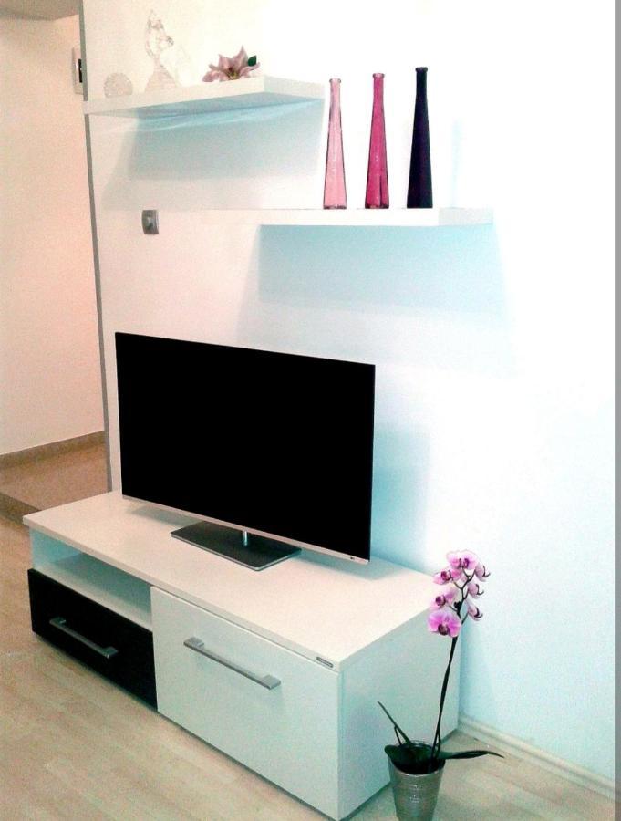 Apartment Ory Near The City Center With Free Parking Pula Bagian luar foto